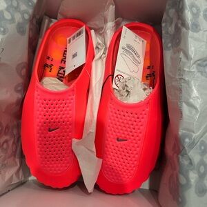 Brand New Nike Mind 001